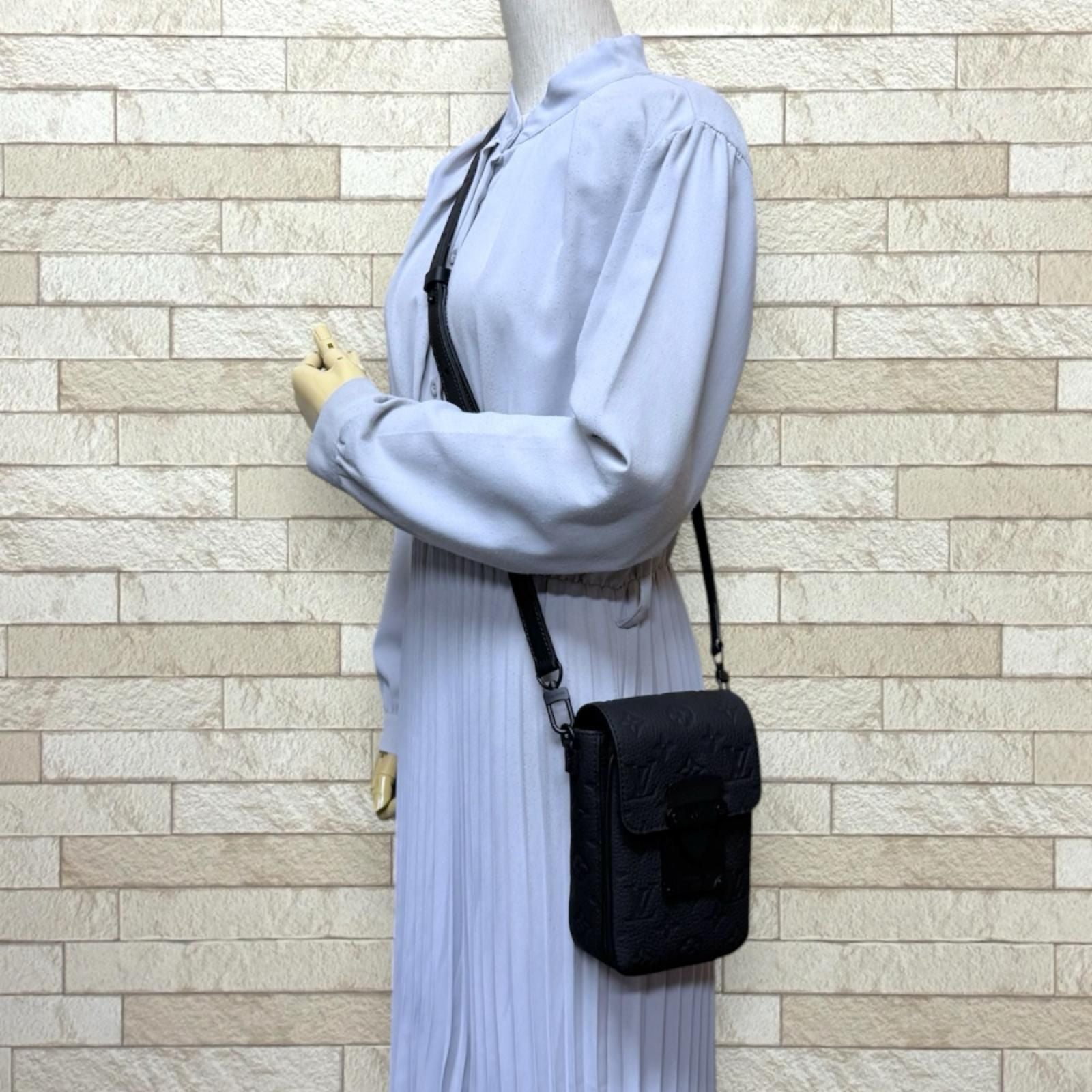Louis Vuitton S Lock Vertical Wearable Wallet Shoulder Bag Taurillon Leather — view 2