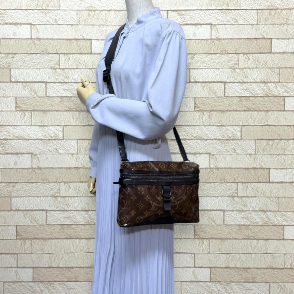 Louis Vuitton Gray Messenger PM Monogram Shoulder Bag Brown — view 2