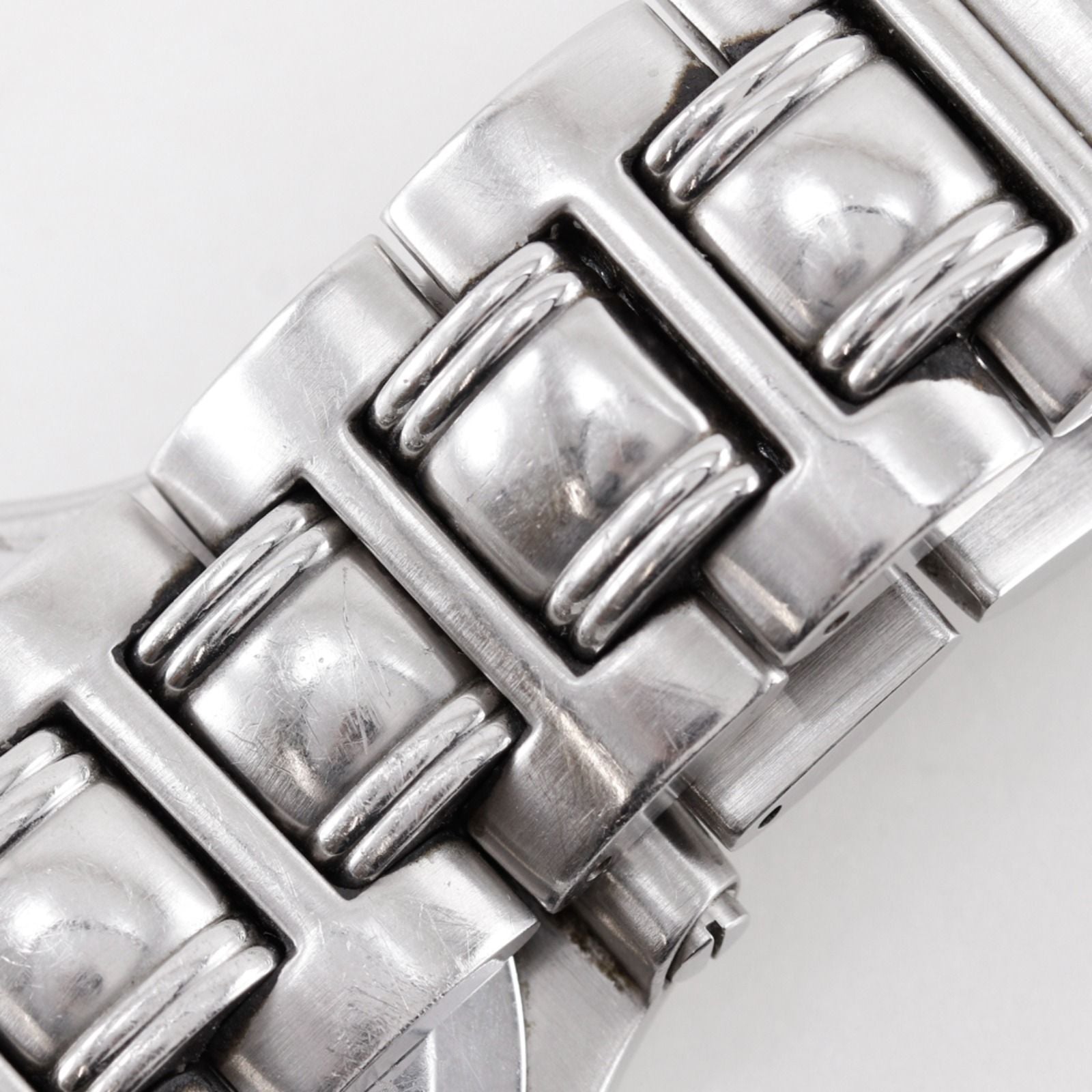 Gucci Stainless Steel Quartz Analog Watch with Silver Dial — view 8