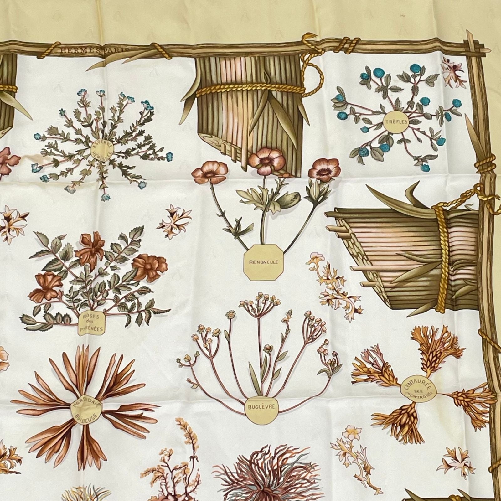 Hermes Herbier de Gavarnie Carre 90 Scarf Pressed Flowers of the Circle Valley — view 3