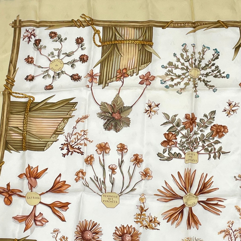 Hermes Herbier de Gavarnie Carre 90 Scarf Pressed Flowers of the Circle Valley — view 2