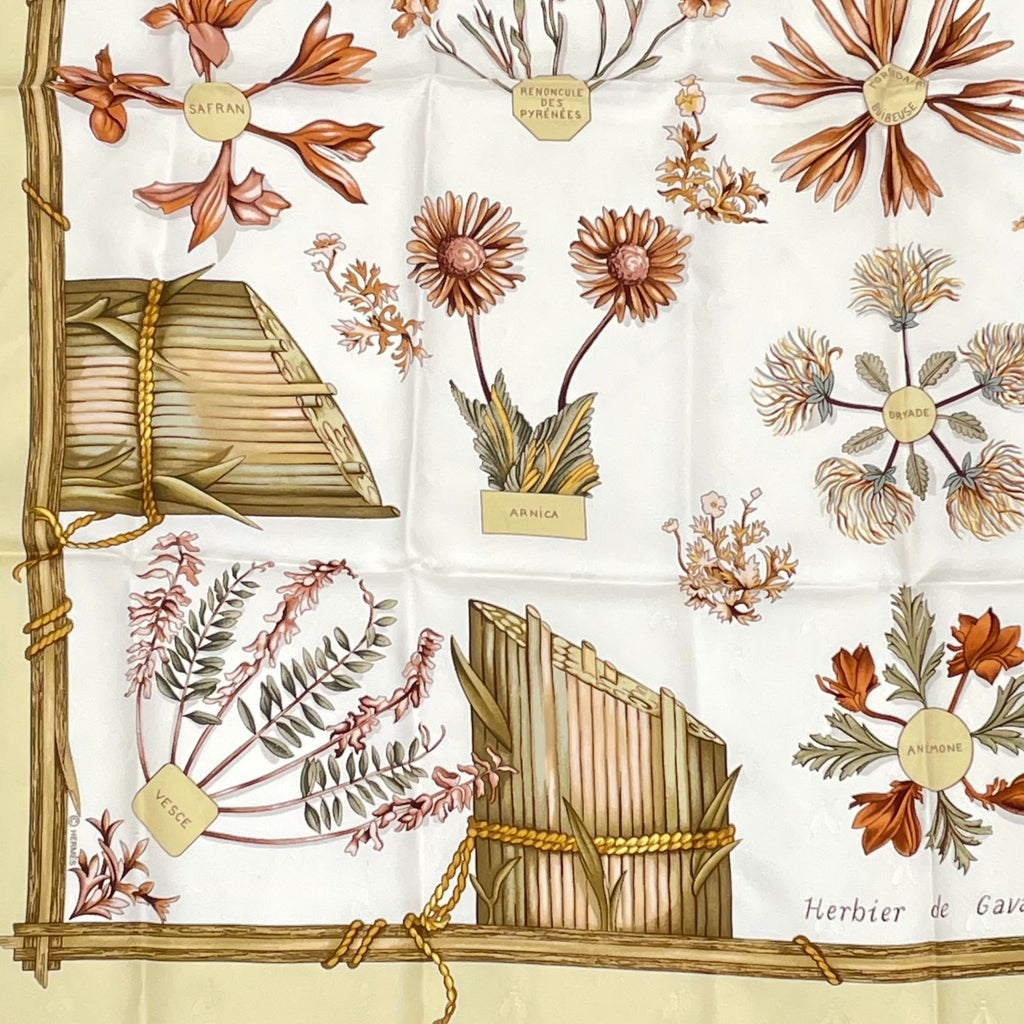 Hermes Herbier de Gavarnie Carre 90 Scarf Pressed Flowers of the Circle Valley — view 4