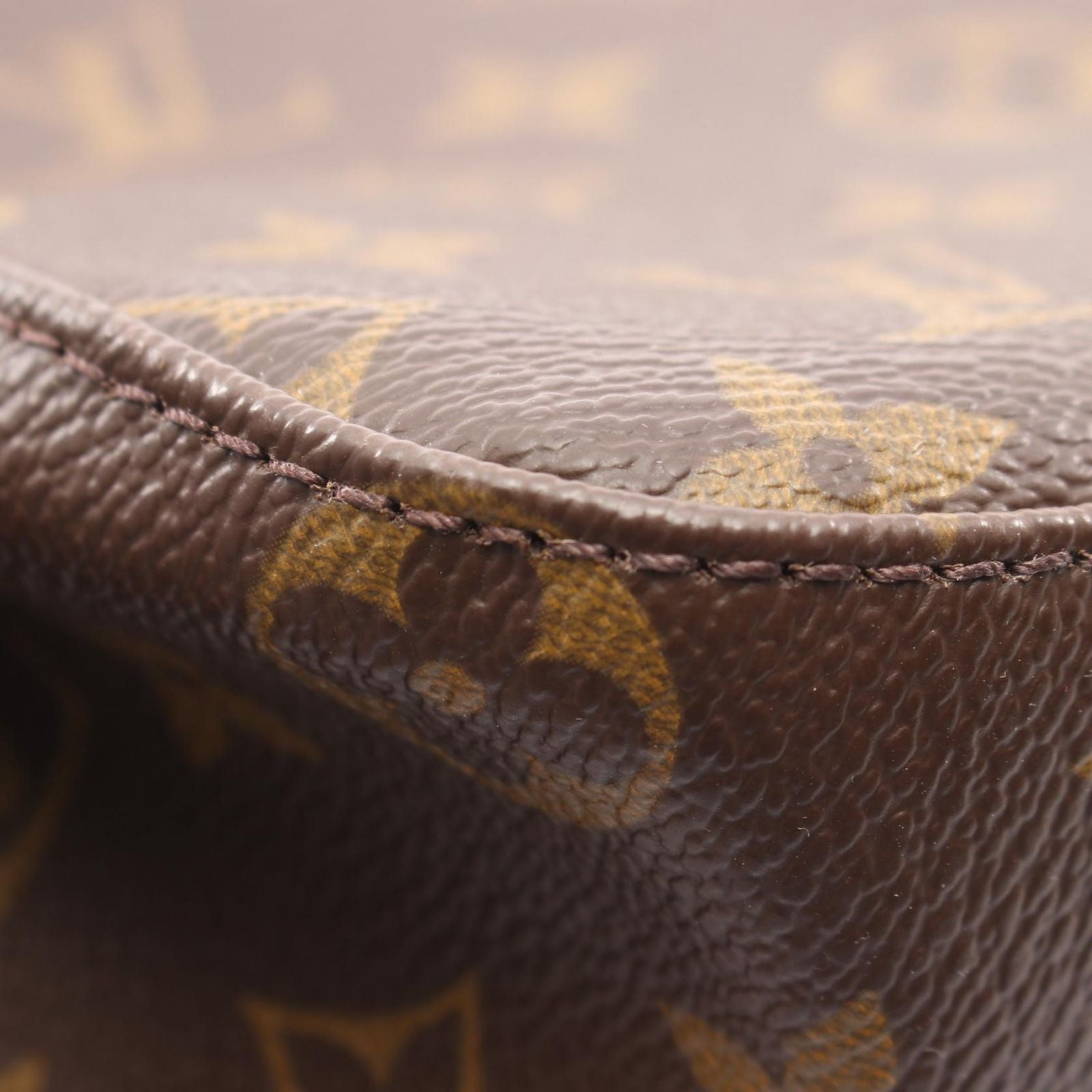 Louis Vuitton Shoulder Bag Looping Monogram Canvas Leather — view 9