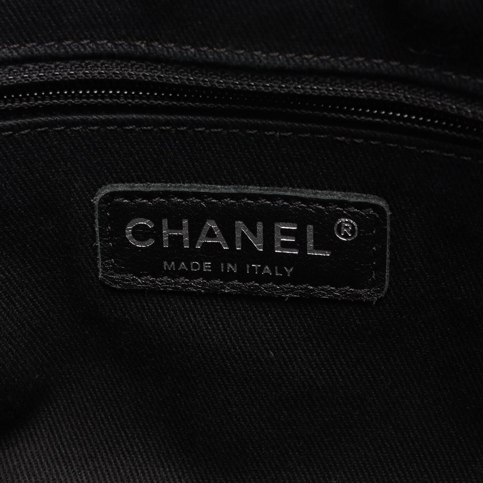 Chanel Tote Quilted Black Caviar Leather CC Logo Chain — view 4