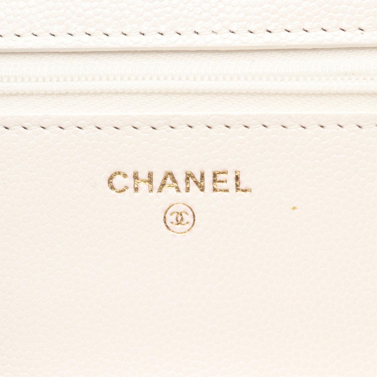 Chanel Shoulder Bag Quilted White Caviar Leather Chain Wallet — view 5