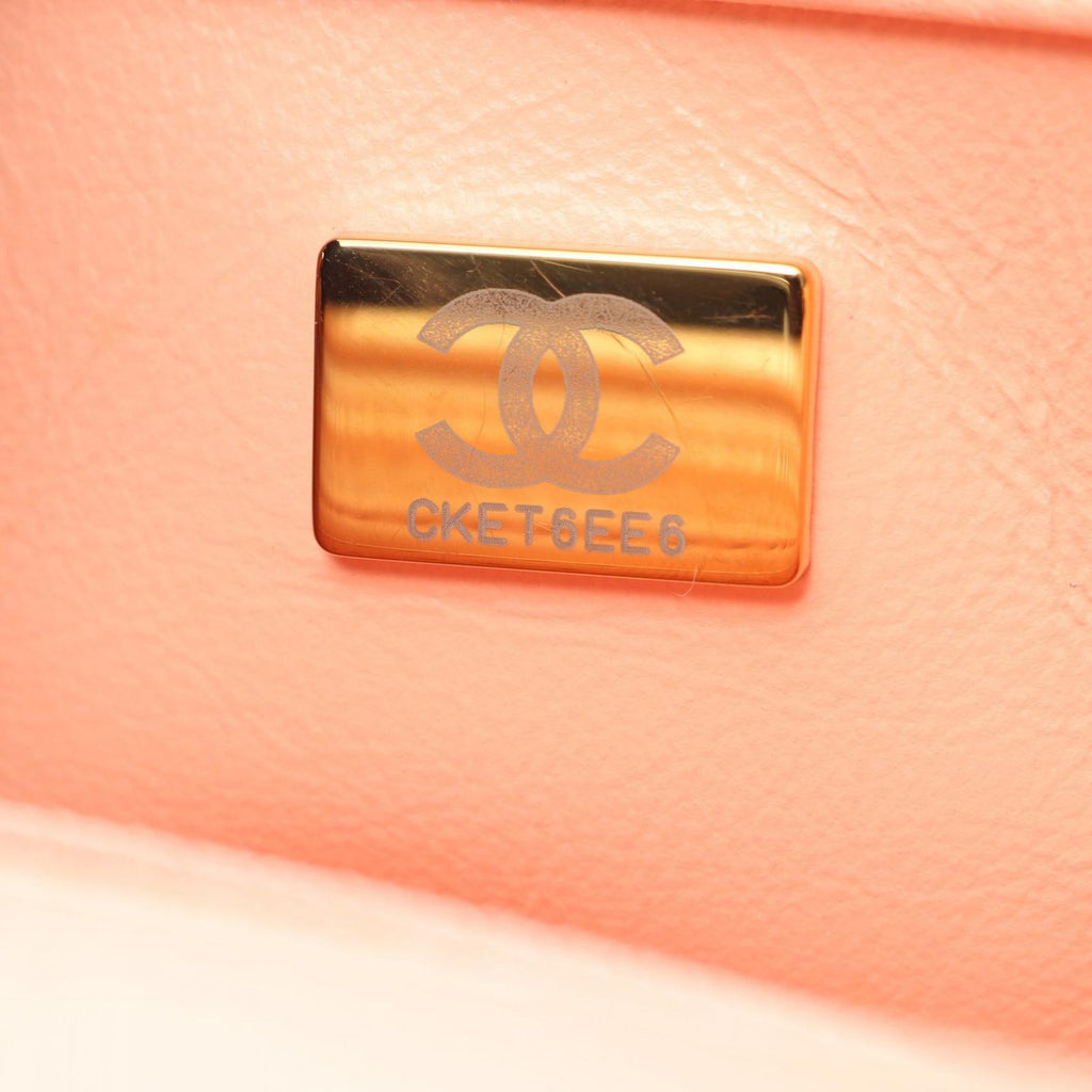 Chanel Shoulder Bag Mini Quilted 20 Salmon Pink Lambskin Mini Chain — view 5