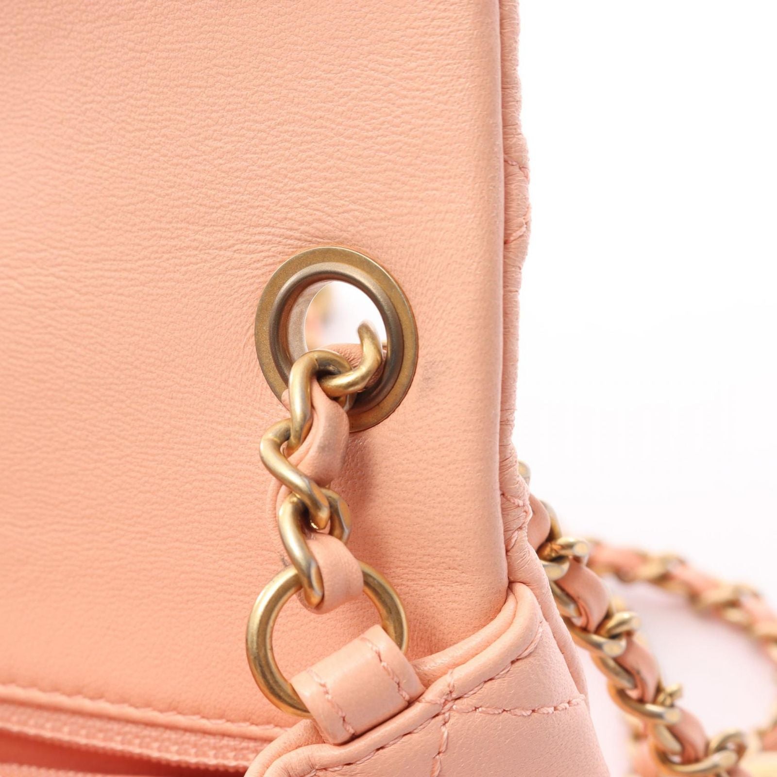 Chanel Shoulder Bag Mini Quilted 20 Salmon Pink Lambskin Mini Chain — view 7
