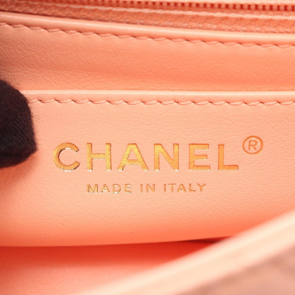 Chanel Shoulder Bag Mini Quilted 20 Salmon Pink Lambskin Mini Chain — view 4