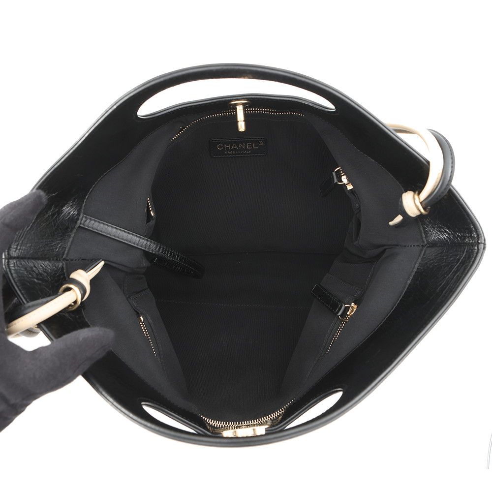 Chanel Quilted CC Logo 31 Large 2-Way Shoulder Bag Black — view 6