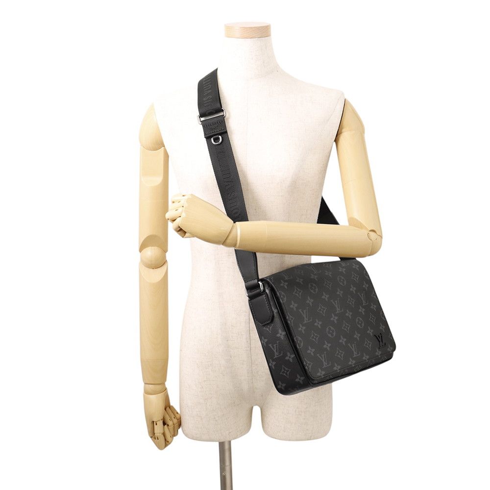Louis Vuitton Shoulder Bag Monogram Eclipse District PM Black — view 4