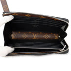Louis Vuitton Wallet Monogram Macassar Zippy Dragonne Black — view 4