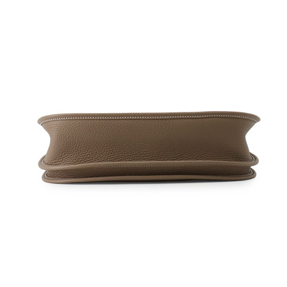 Hermes Shoulder Bag Evelyne 3 PM Etoupe Gold Taurillon Clemence — view 3
