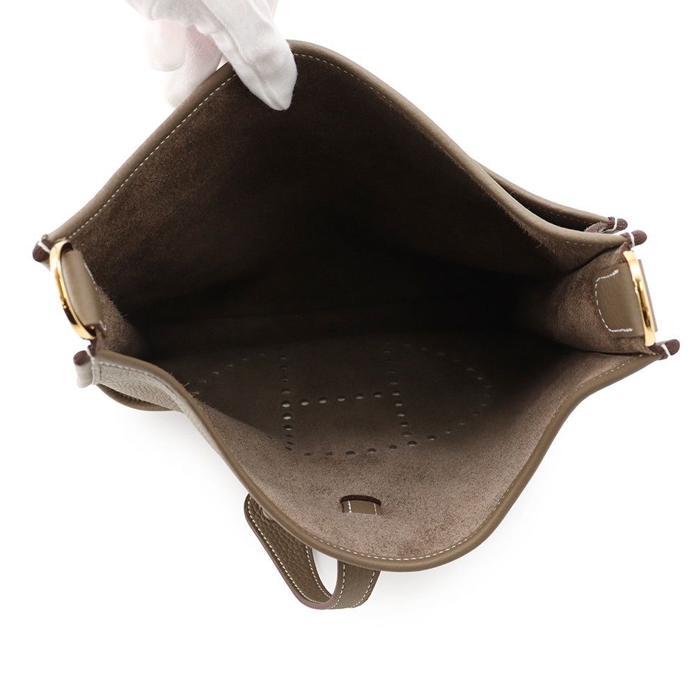Hermes Shoulder Bag Evelyne 3 PM Etoupe Gold Taurillon Clemence — view 5
