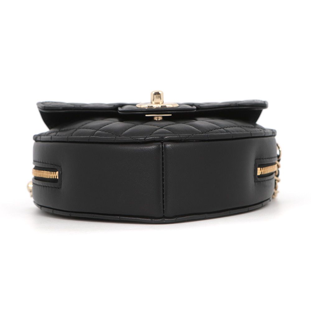 Chanel Chain Shoulder Bag Quilted CC Logo Heart — view 3