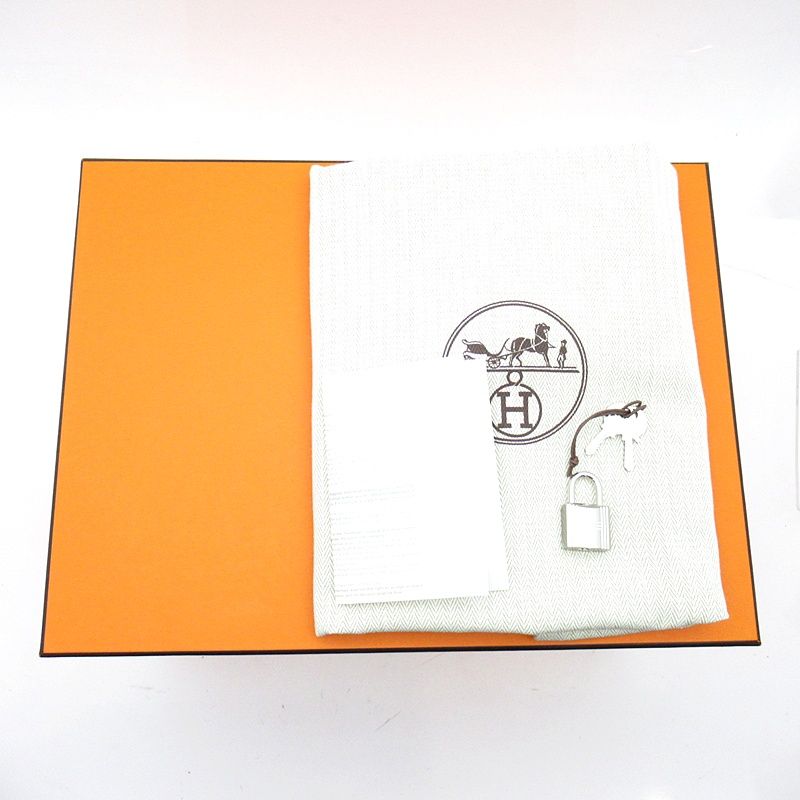 Hermes Picotin Lock PM Taurillon Clemence Handbag Gold — view 9