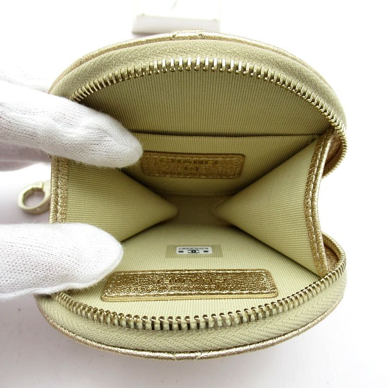 Chanel Quilted Coin Case Airpods Lambskin Gold — view 2