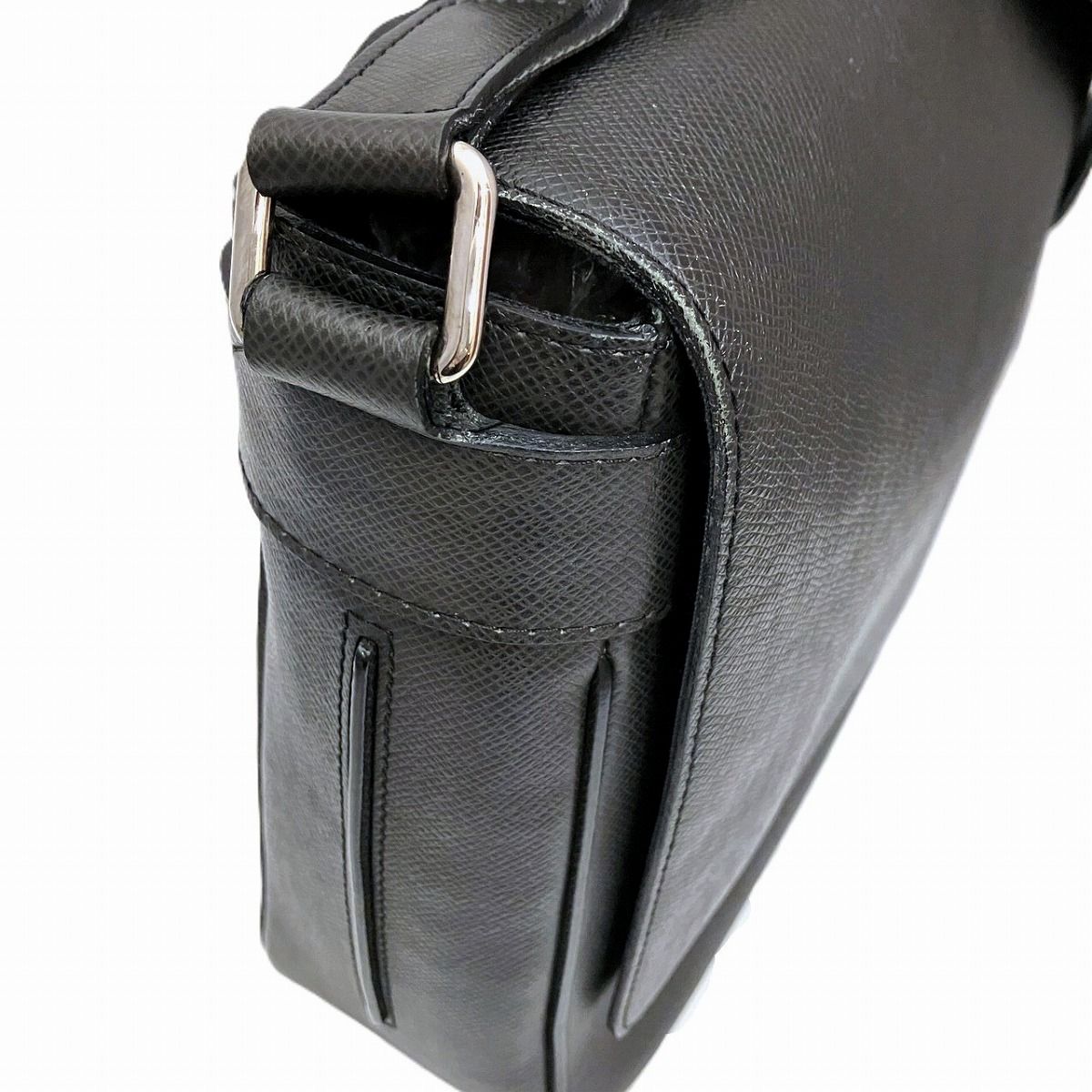 Louis Vuitton Romance Taiga Shoulder Bag Leather — view 9
