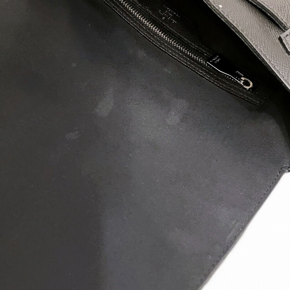 Louis Vuitton Romance Taiga Shoulder Bag Leather — view 7