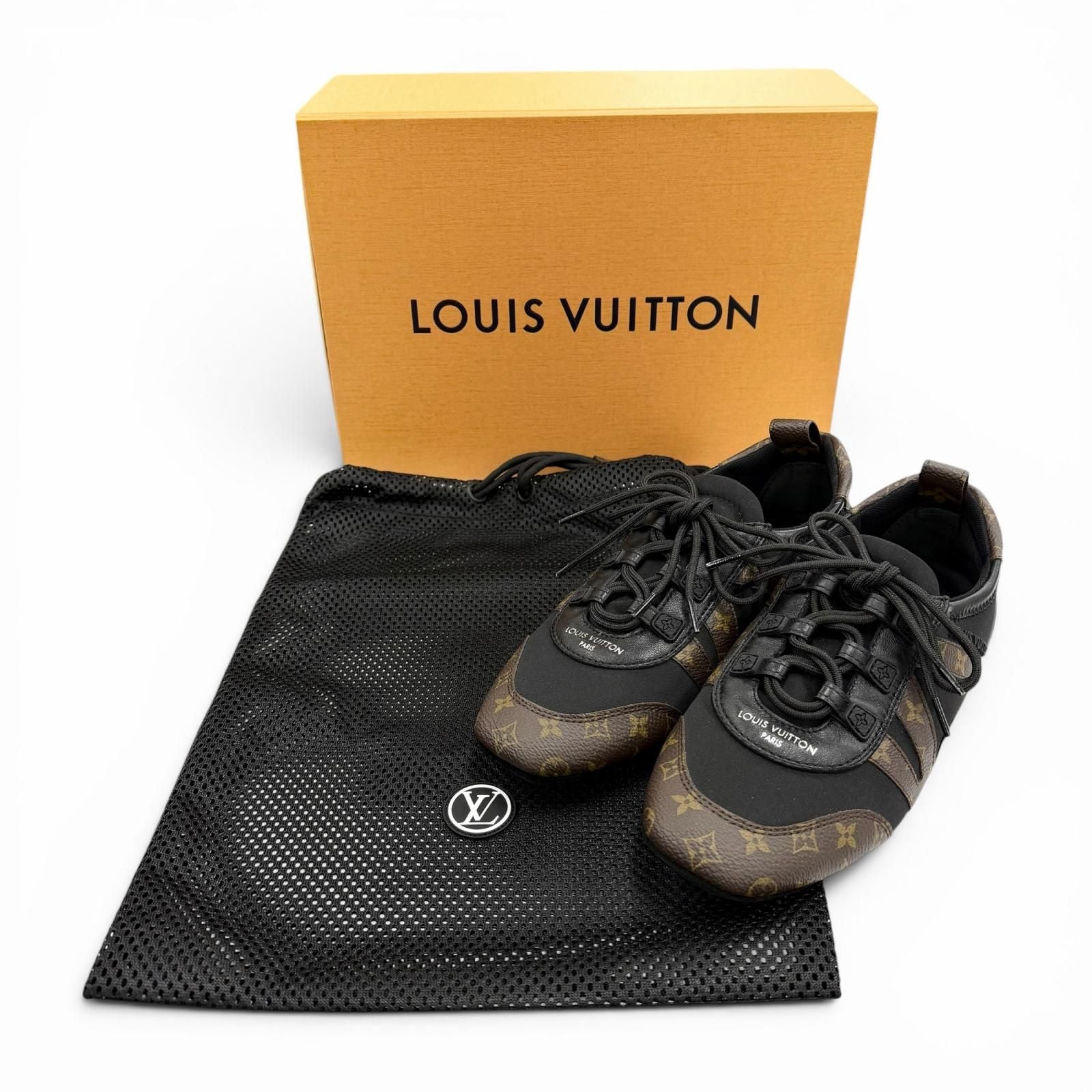 Louis Vuitton LV Sneakers Monogram Canvas Low Cut Black Brown — view 2