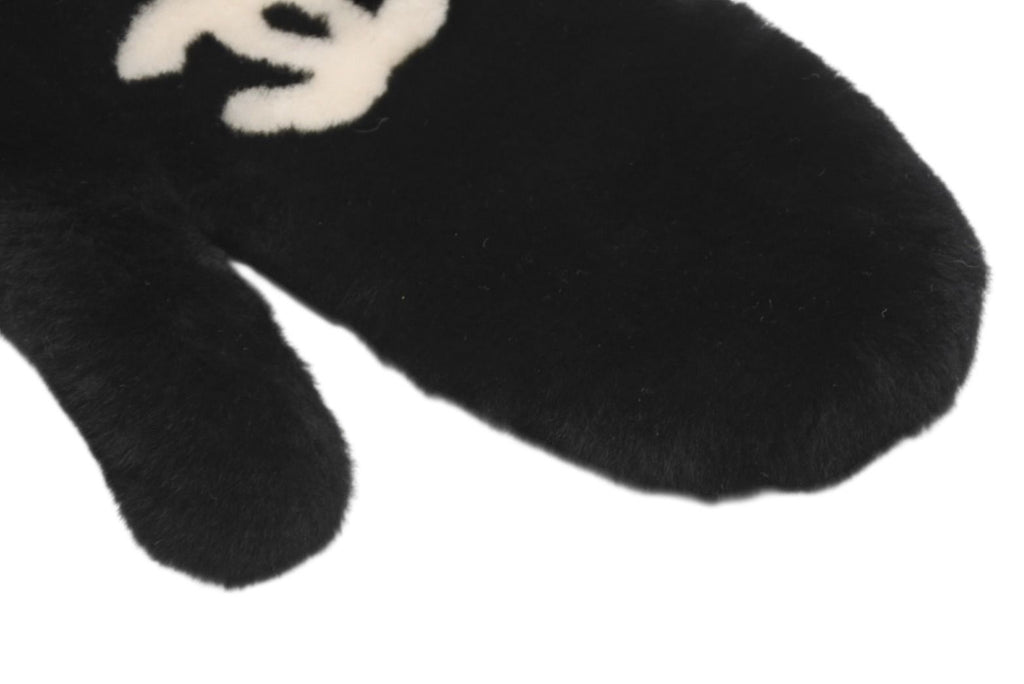 Chanel CC Logo Rabbit Mittens Gloves Black White Fur Lambskin — view 4