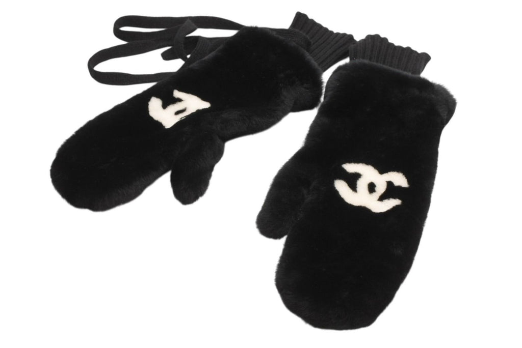 Chanel CC Logo Rabbit Mittens Gloves Black White Fur Lambskin — view 3