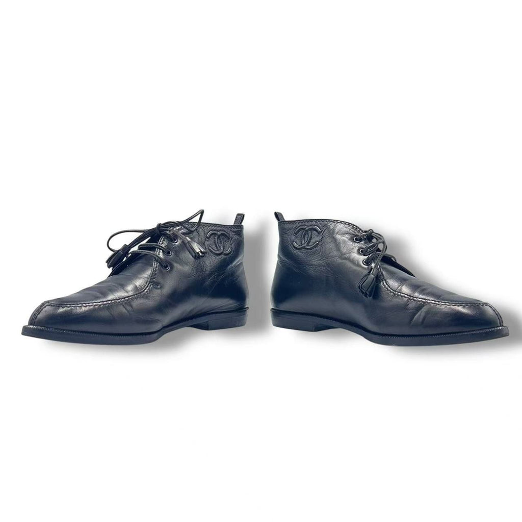 Chanel Short Boots CC Logo Leather Black — view 2