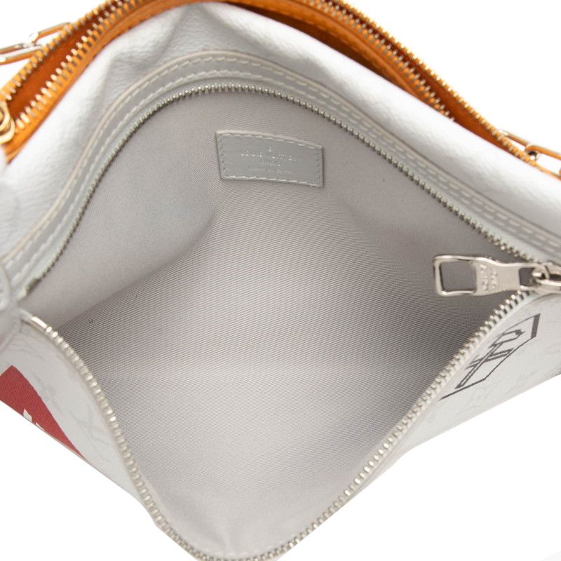Louis Vuitton Monogram Flat Messenger Chain Shoulder Bag Crossbody Light Gray — view 5