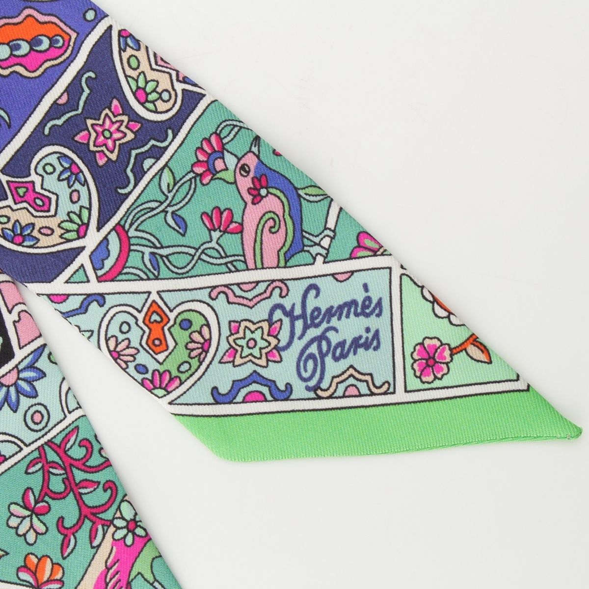 Hermes Twilly Au Pays Des Oiseaux in the Land of Flowering Birds Silk Scarf — view 3