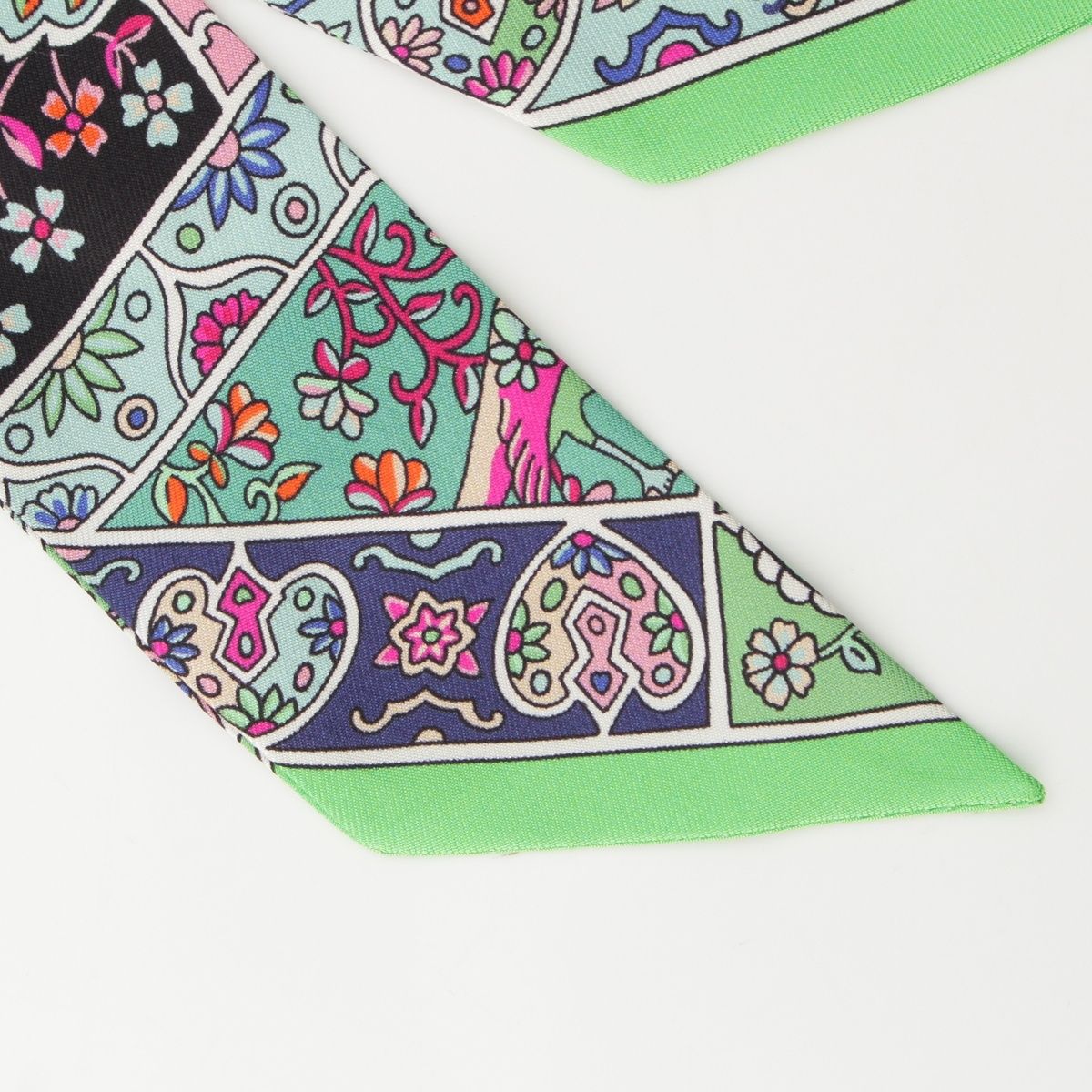 Hermes Twilly Au Pays Des Oiseaux in the Land of Flowering Birds Silk Scarf — view 4