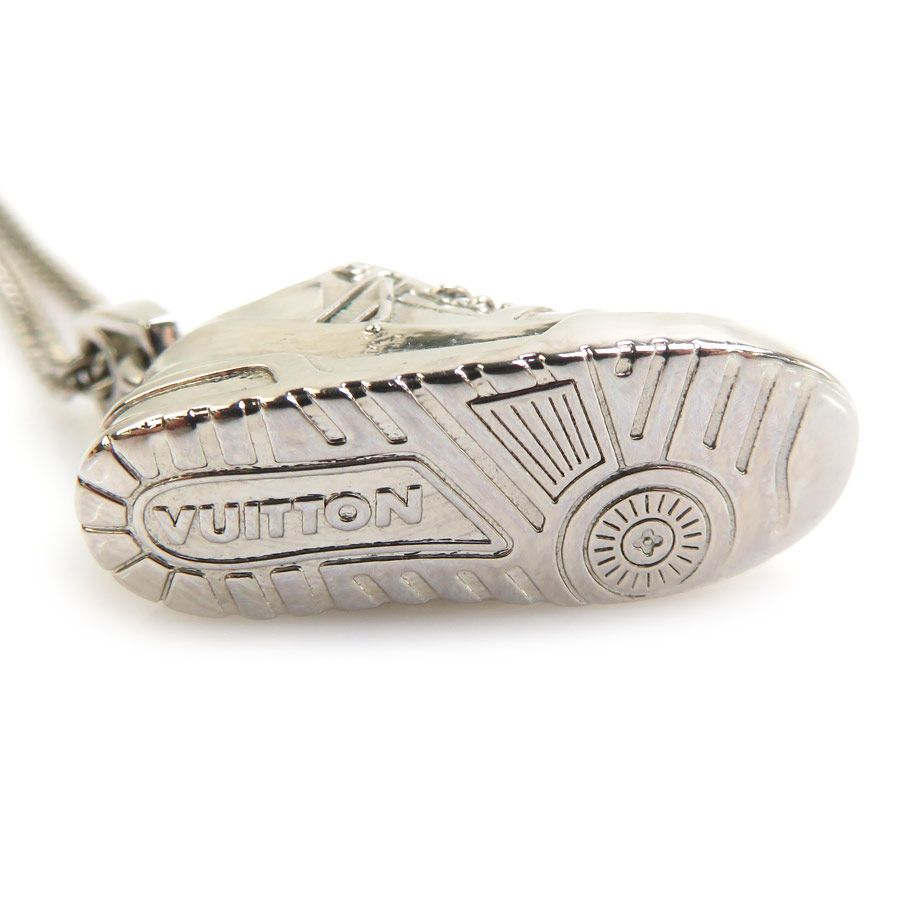 Louis Vuitton Necklace Pendentif LV Trainer — view 4