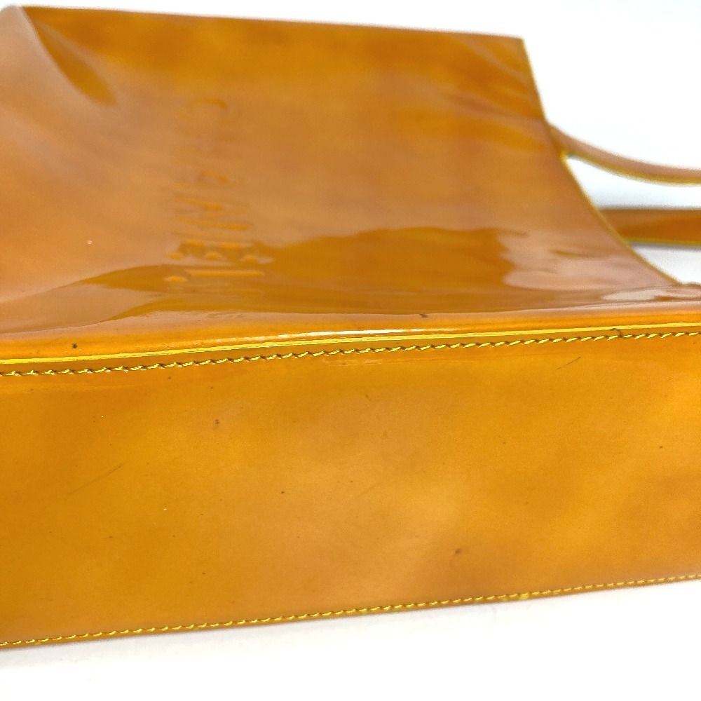Chanel Shoulder Bag Logo Enamel Yellow — view 7