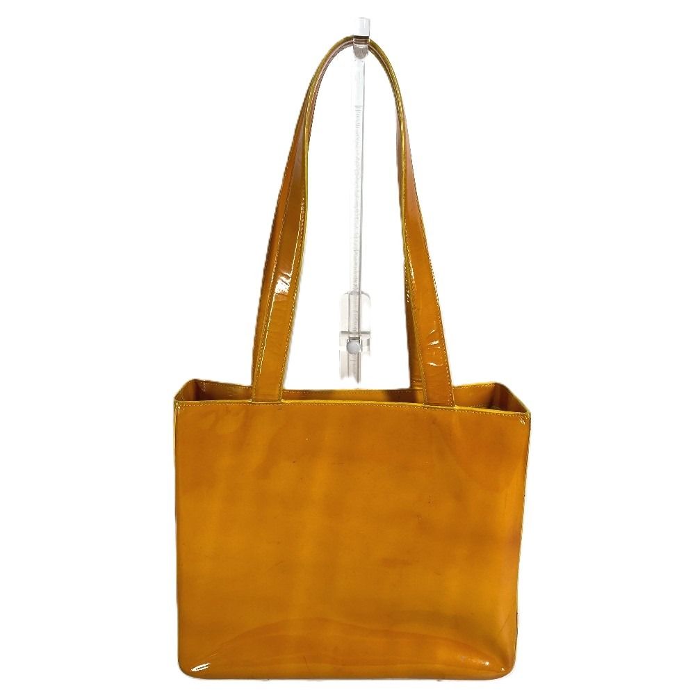 Chanel Shoulder Bag Logo Enamel Yellow — view 2