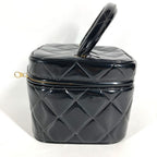 Chanel Handbag CC Logo Quilted Heart — view 4