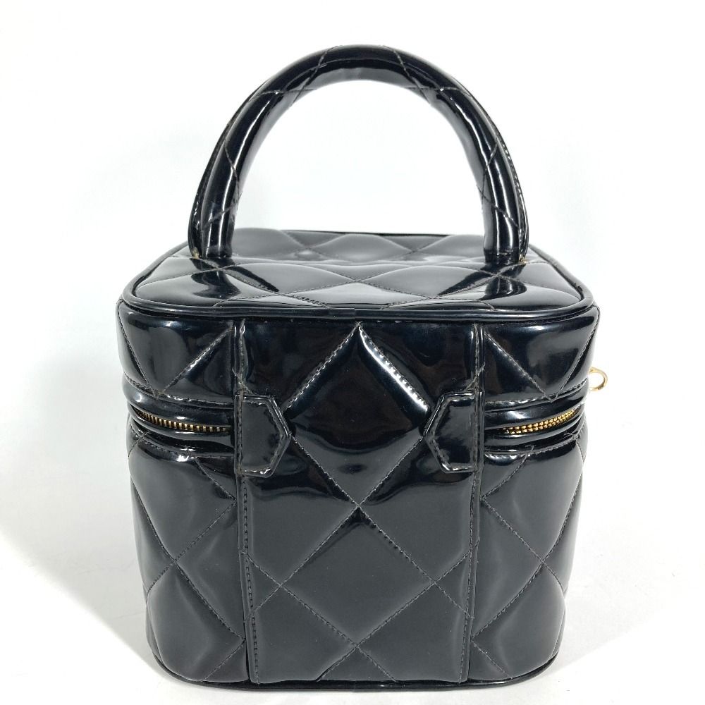 Chanel Handbag CC Logo Quilted Heart — view 3