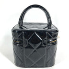Chanel Handbag CC Logo Quilted Heart — view 3