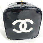 Chanel Handbag CC Logo Quilted Heart — view 6