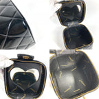 Chanel Handbag CC Logo Quilted Heart — view 8