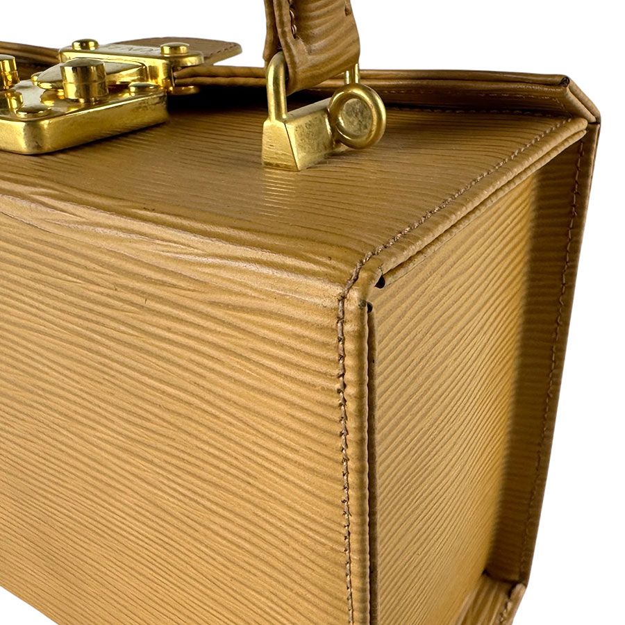Fendi Handbag Beige — view 7
