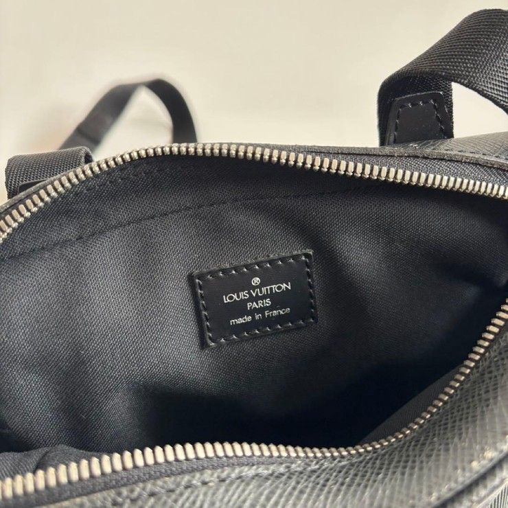Louis Vuitton Shoulder Bag Sayan Ardoise Taiga Leather Nylon — view 5