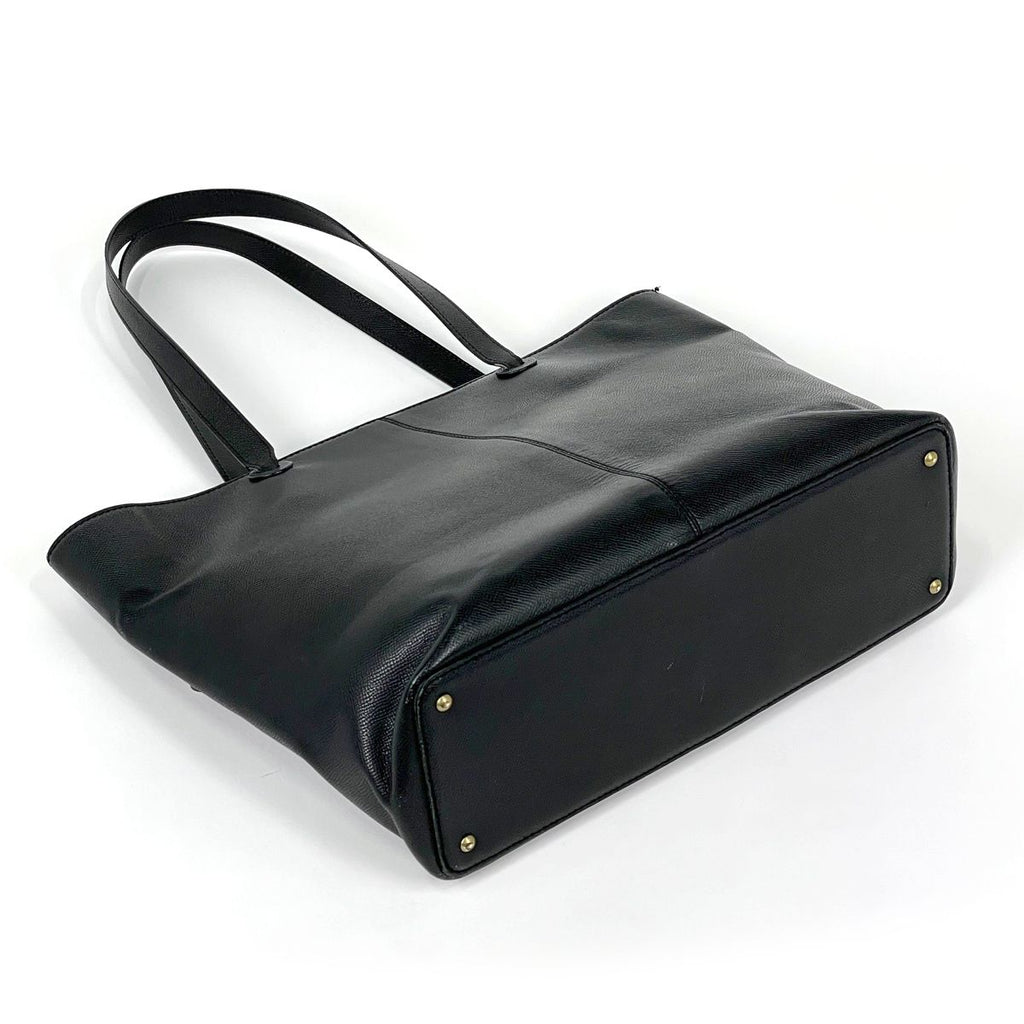 Chanel Logo Tote Leather Black — view 2