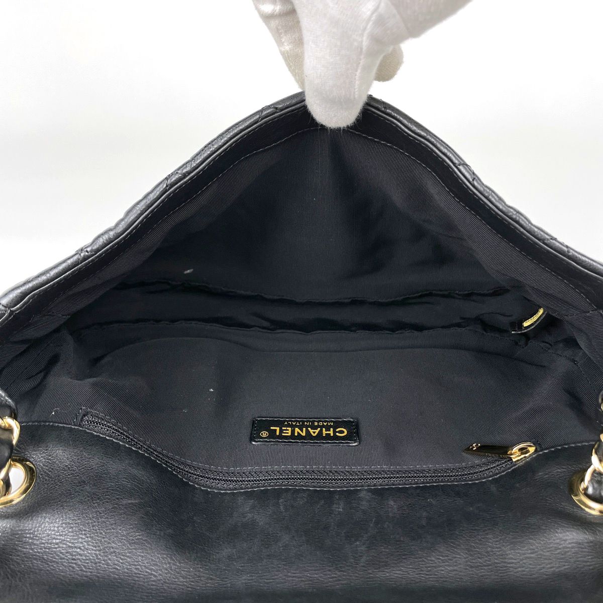 Chanel Chain Shoulder Bag CC Logo Leather Black — view 7