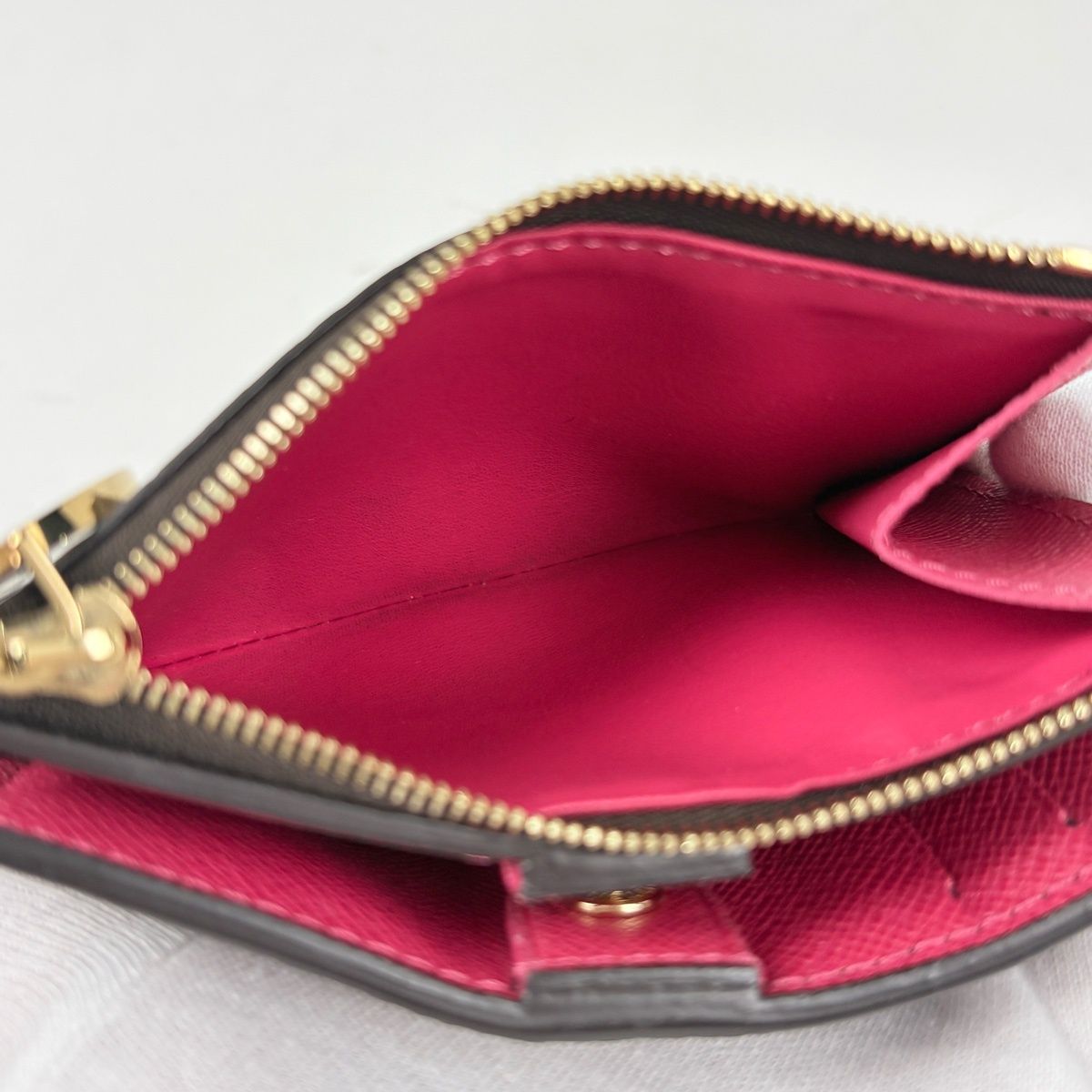 Louis Vuitton Portefeuille Lisa Bifold Wallet Monogram Grenade — view 6