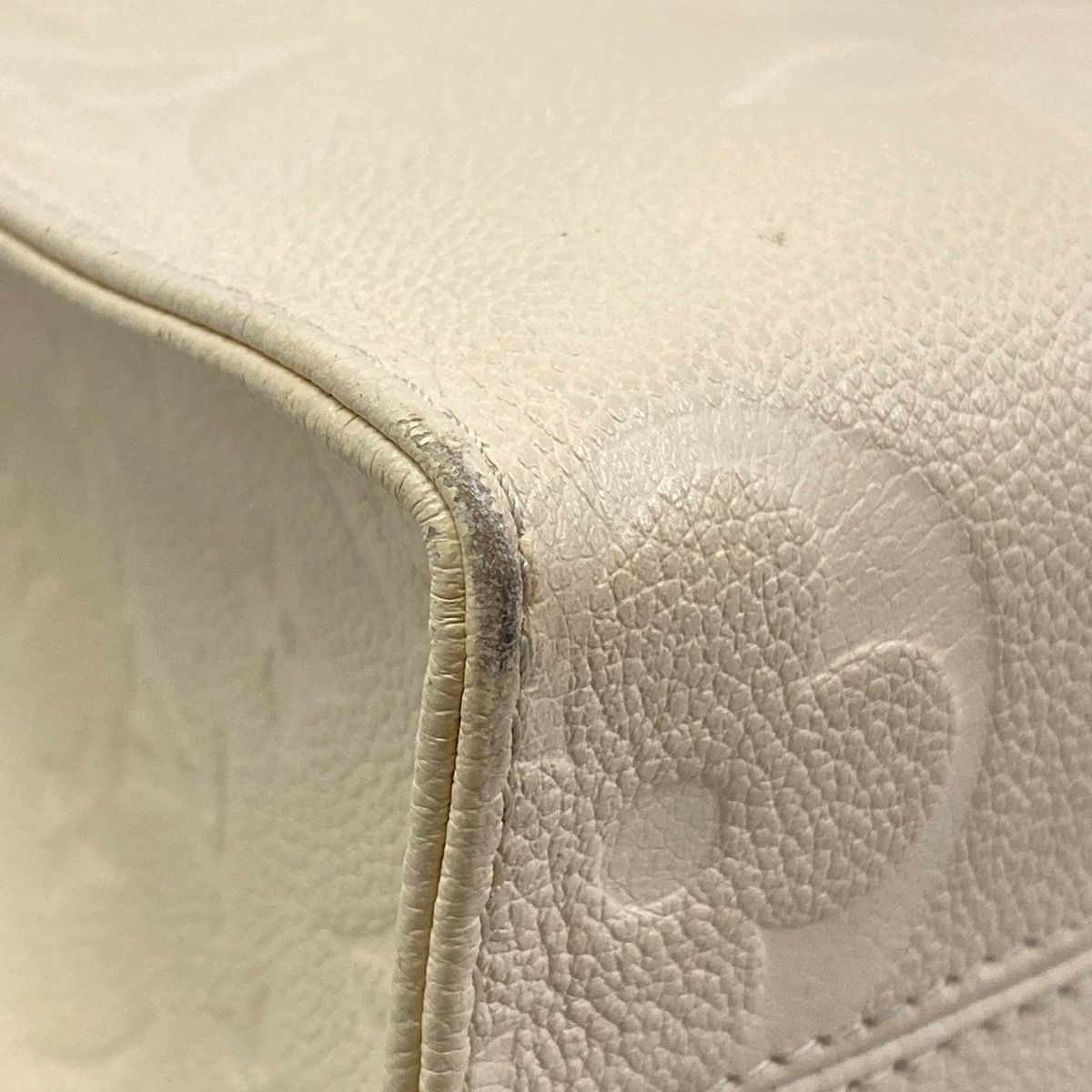 Louis Vuitton Tote Monogram Empreinte On The Go PM Cream Leather Cowhide — view 6