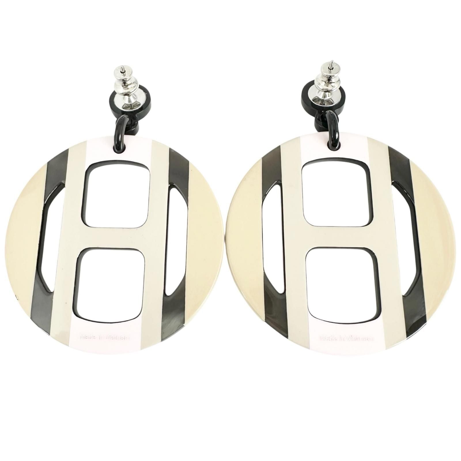 Hermes Equip Buffalo Horn Pink Beige Earrings Silver — view 3
