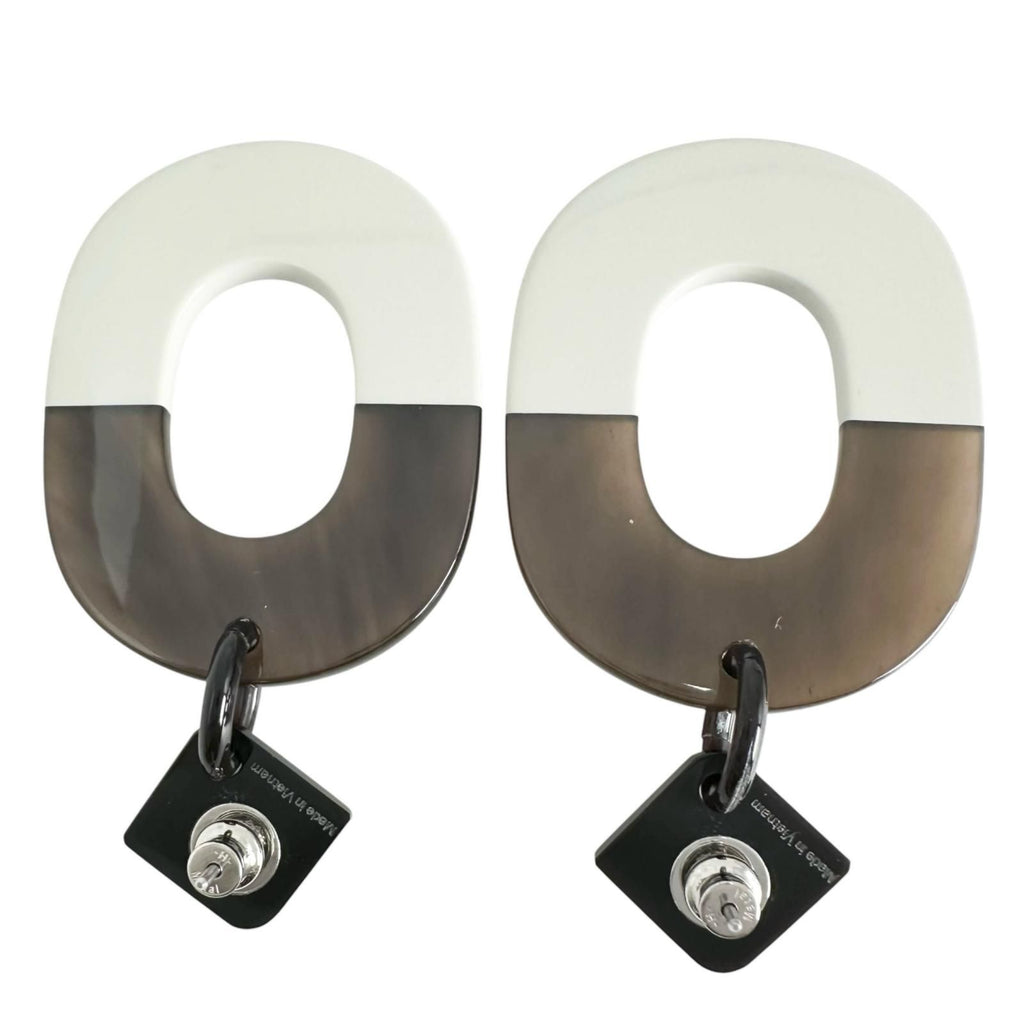 Hermes Ismu Buffalo Horn Gray White Earrings — view 3