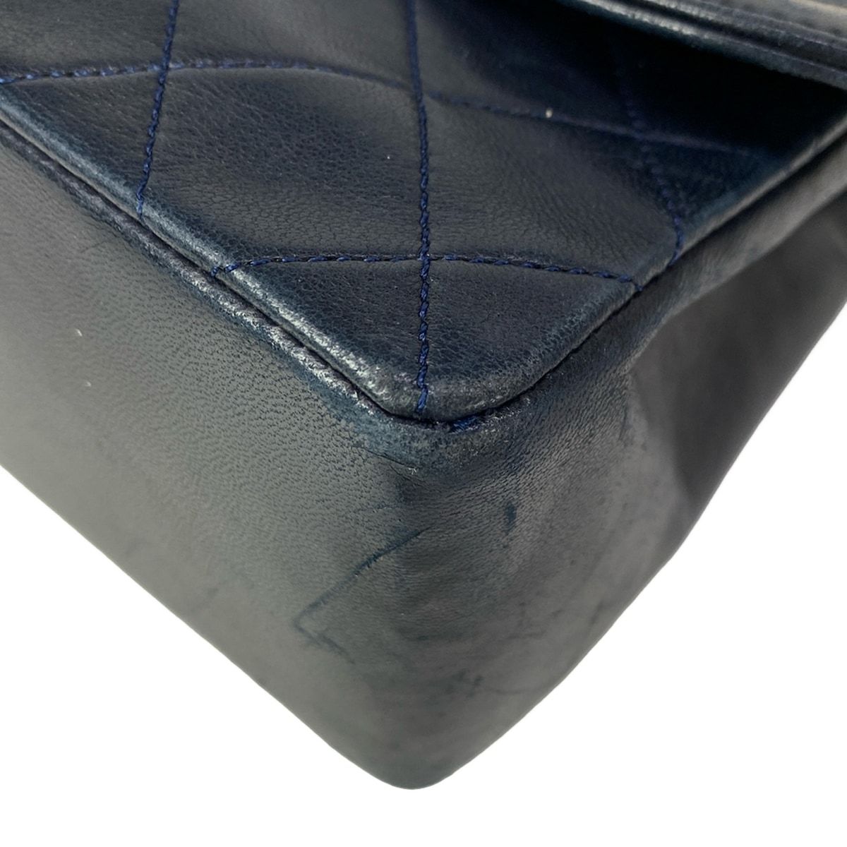 Chanel Shoulder Bag Quilted Navy Chain Gold Lambskin — view 7
