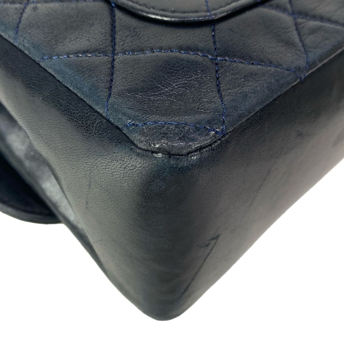 Chanel Shoulder Bag Quilted Navy Chain Gold Lambskin — view 8