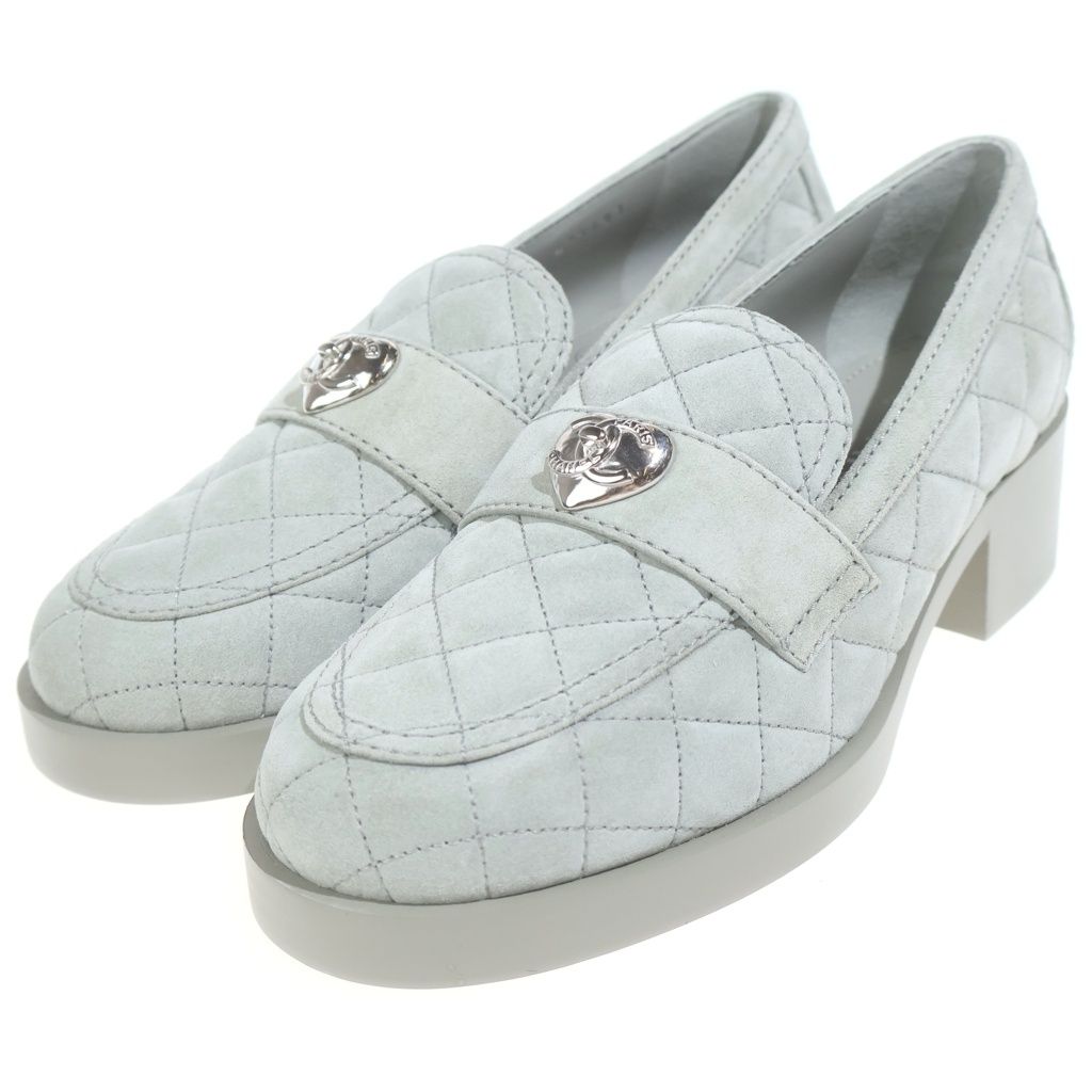 Chanel Heart Turnlock Quilted Suede Leather Heels Low Cut Shoes Loafers Gray — view 2