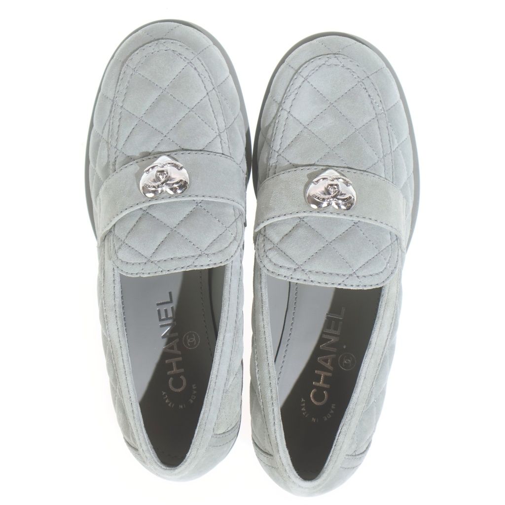 Chanel Heart Turnlock Quilted Suede Leather Heels Low Cut Shoes Loafers Gray — view 4