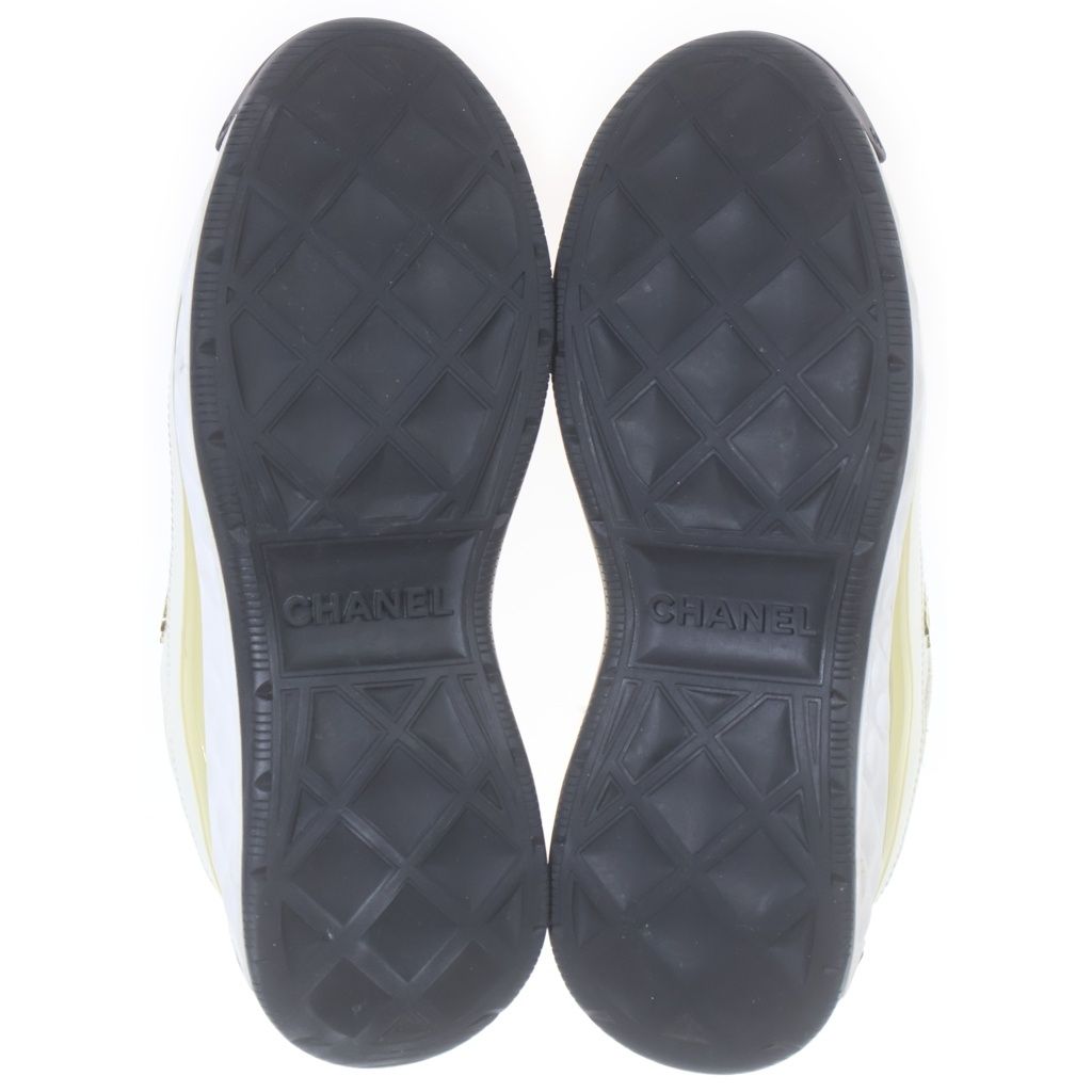 Chanel CC Logo Studded Leather Low Cut Sneakers White — view 5